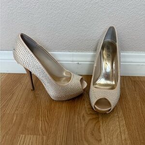 Jennifer Lopez Sparkling Beige Peep-Toe Heels